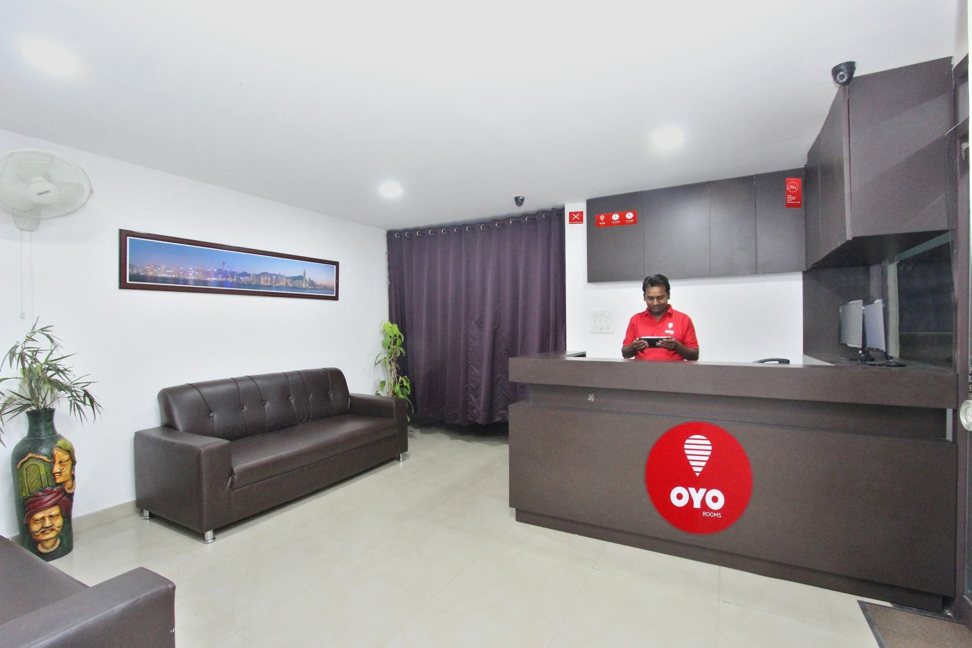 Oyo 4290 Silicon Suits Bangalore Exterior foto